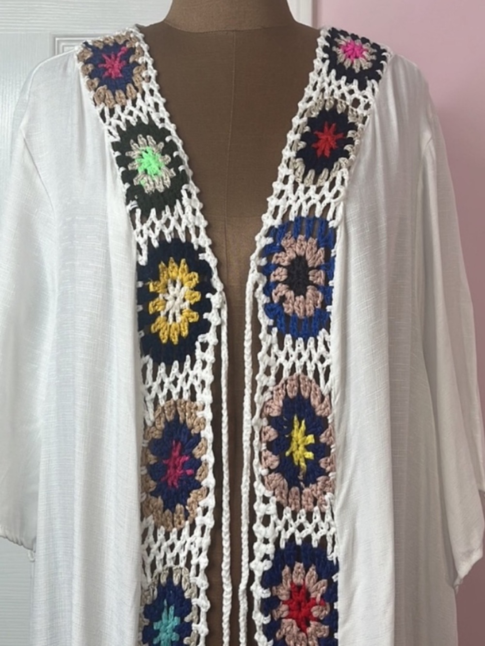 Davi & Dani White Lightweight Kimono Cover-Up with Multicolored Crochet Trim Med